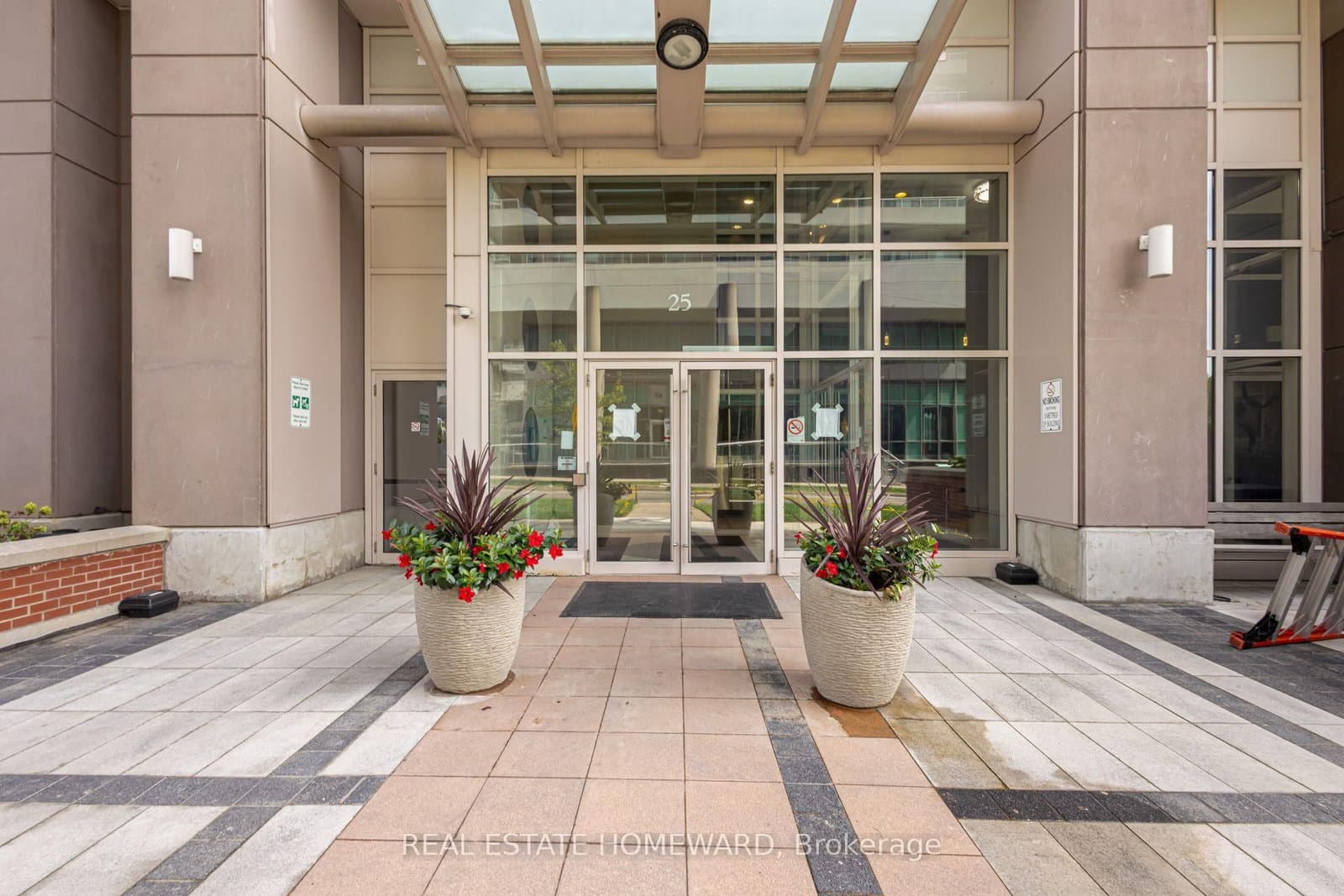 25 Town Centre Court, Unit 810 - Image 3