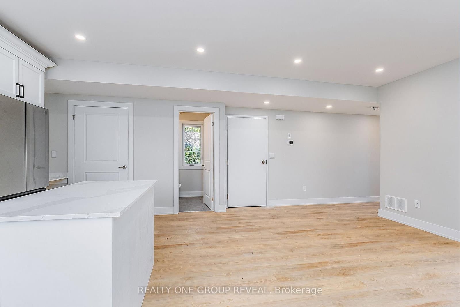 24 Queen Street, Unit 3 - Image 2