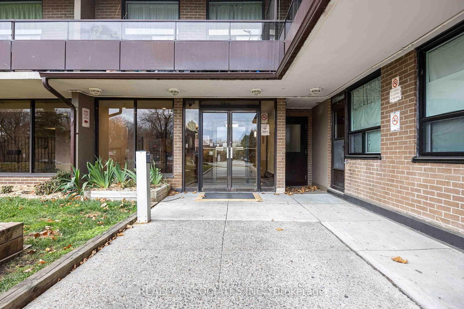 180 Markham Road, Unit 811 - Image 2