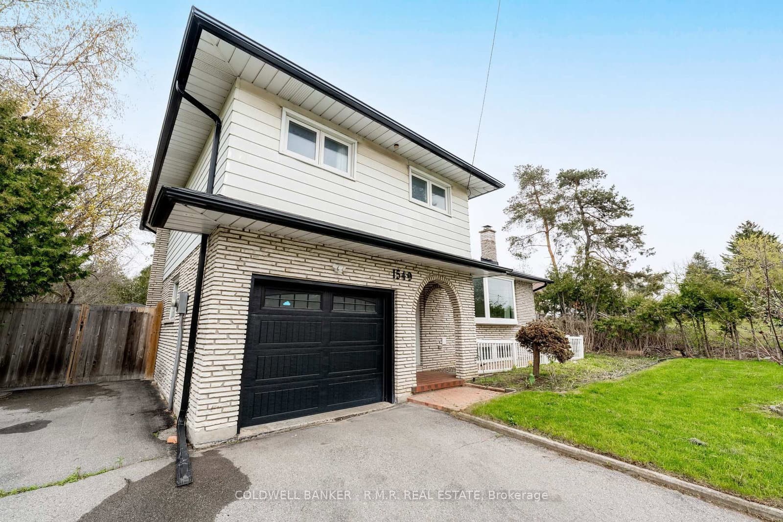 1549 Simcoe Street N - Image 4