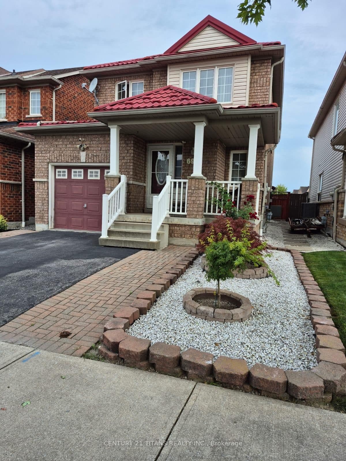 69 Rampart Crescent - Image 2