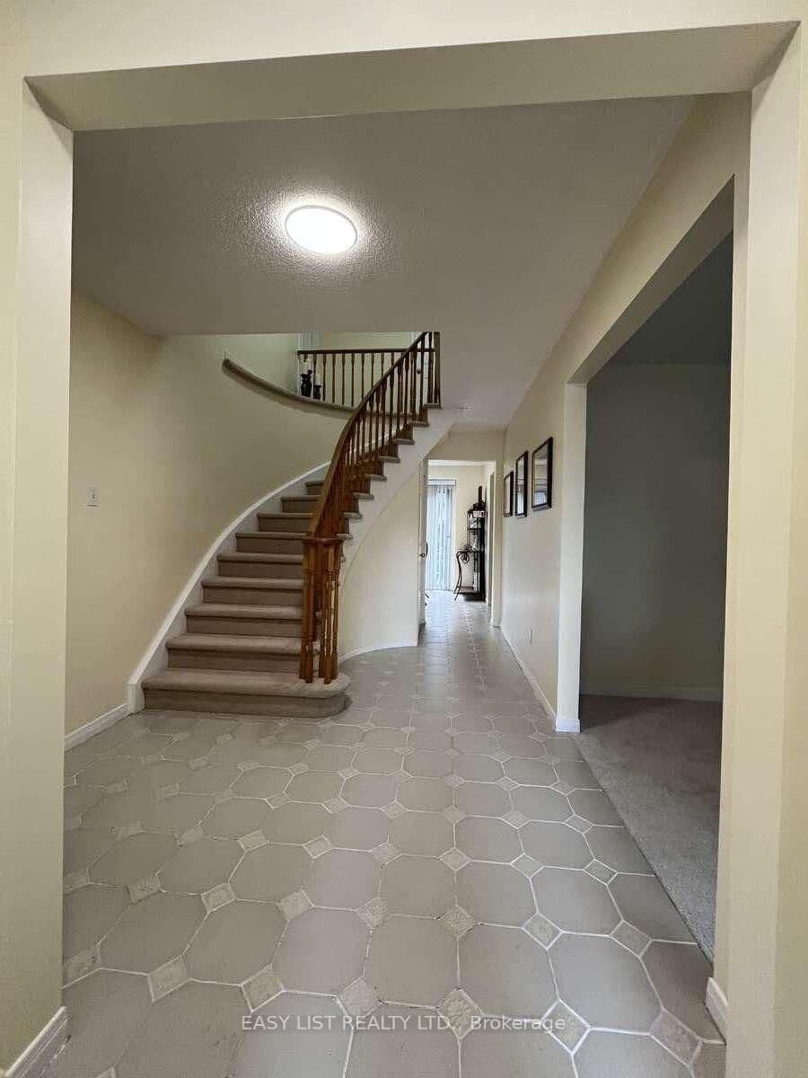 102 Burwell Crescent - Image 3