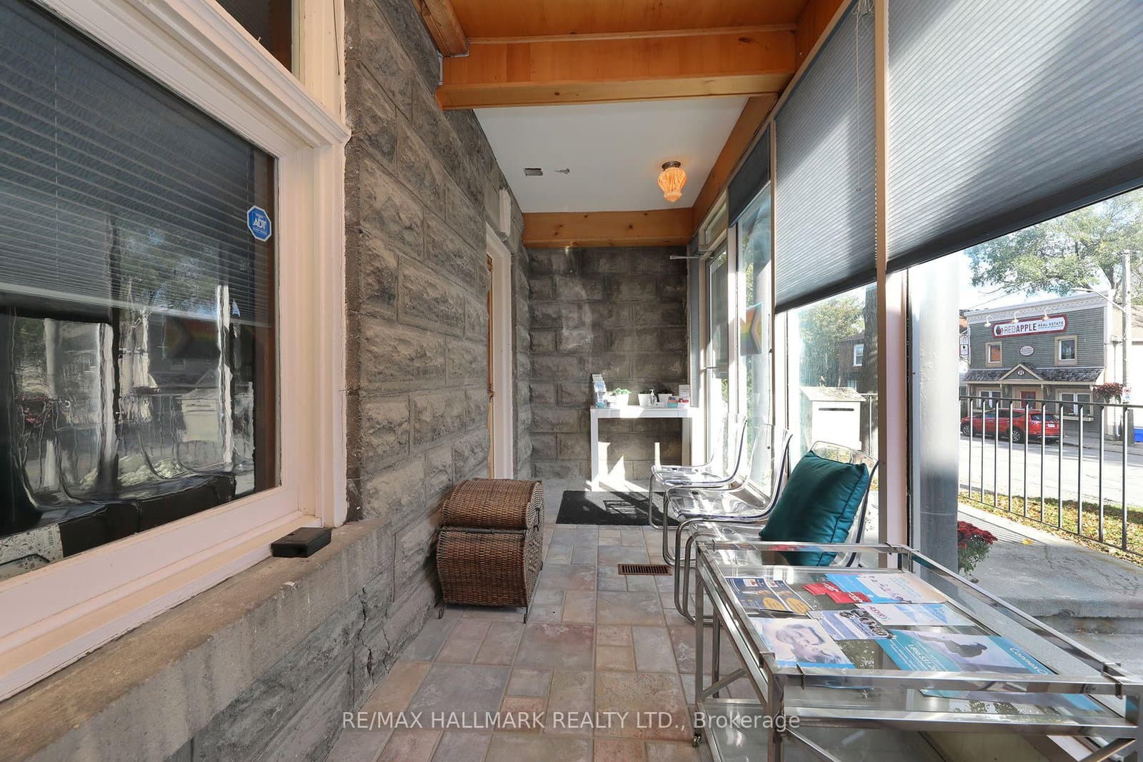 78 Main Street S - Image 6