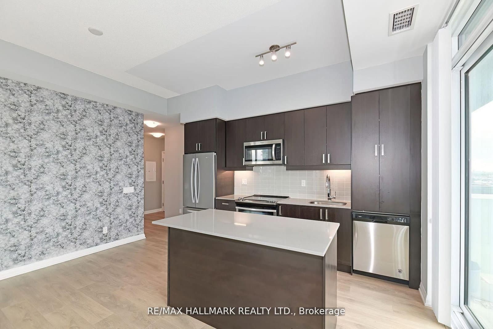 7895 Jane Street, Unit 906 - Image 1