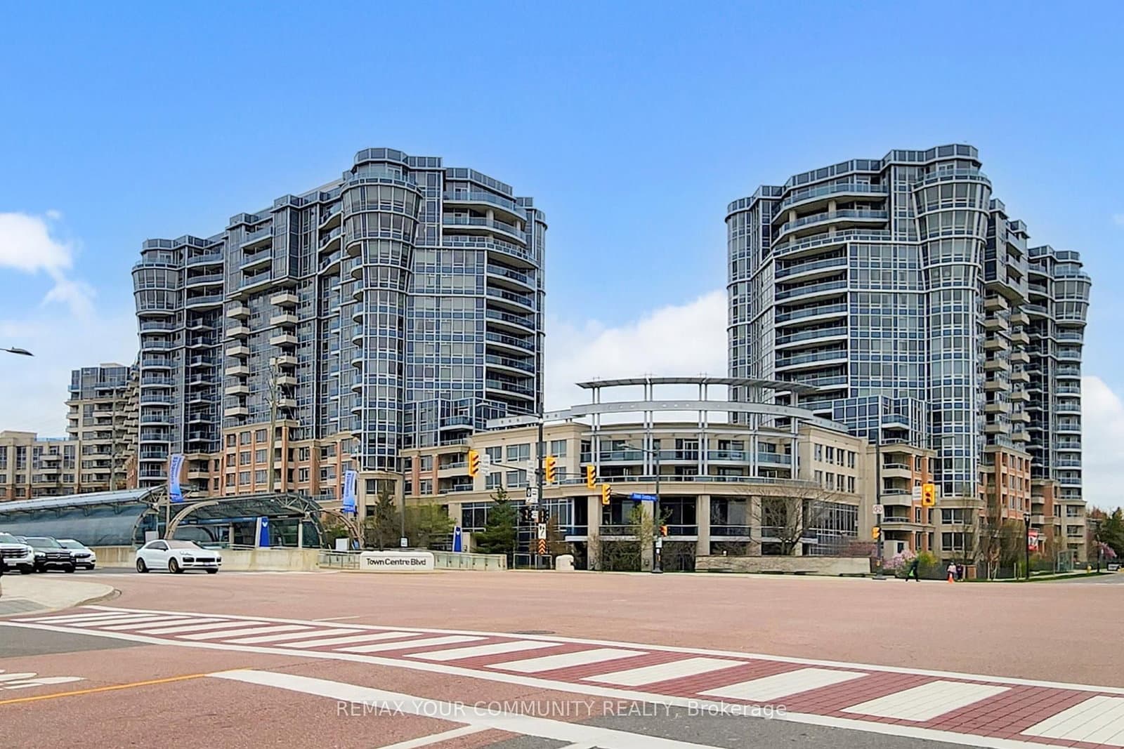 #962 - 23 Cox Boulevard