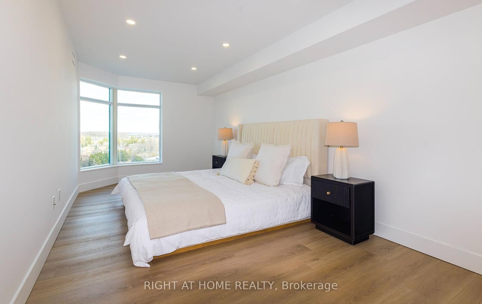135 Pond Drive, Unit 1508-1509 - Image 6