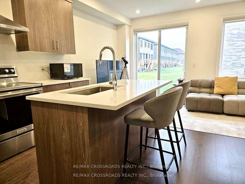 12 SCHMELTZER Crescent - Image 4