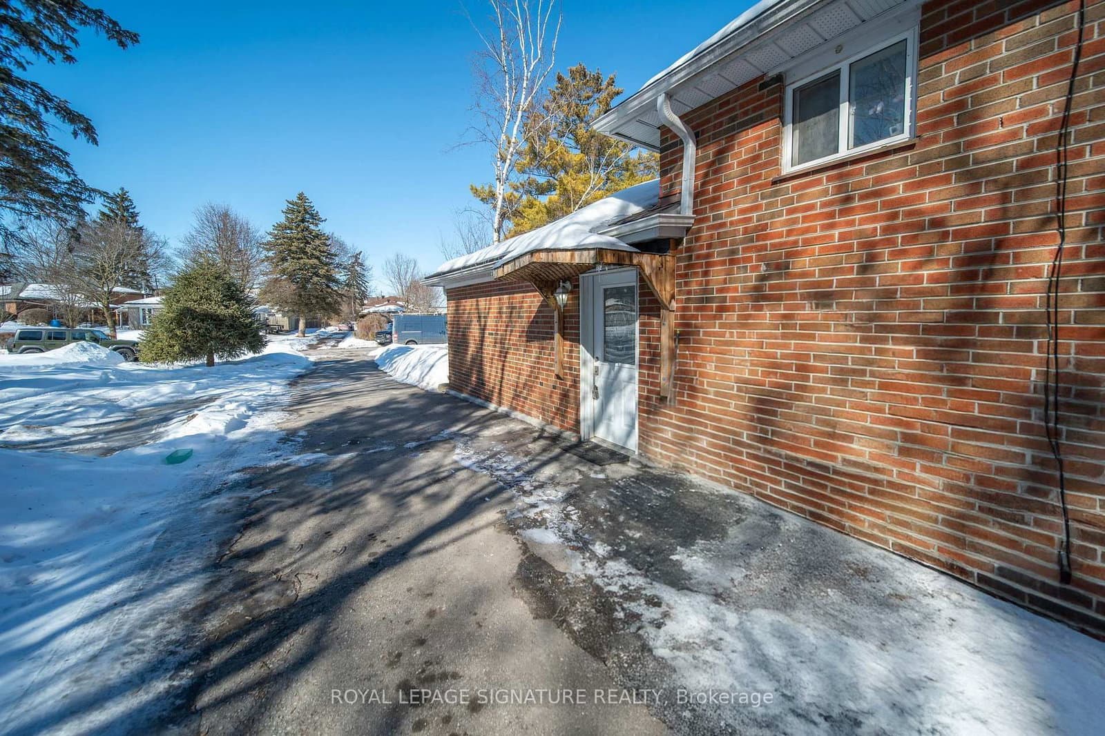 21 Huron Court - Image 2