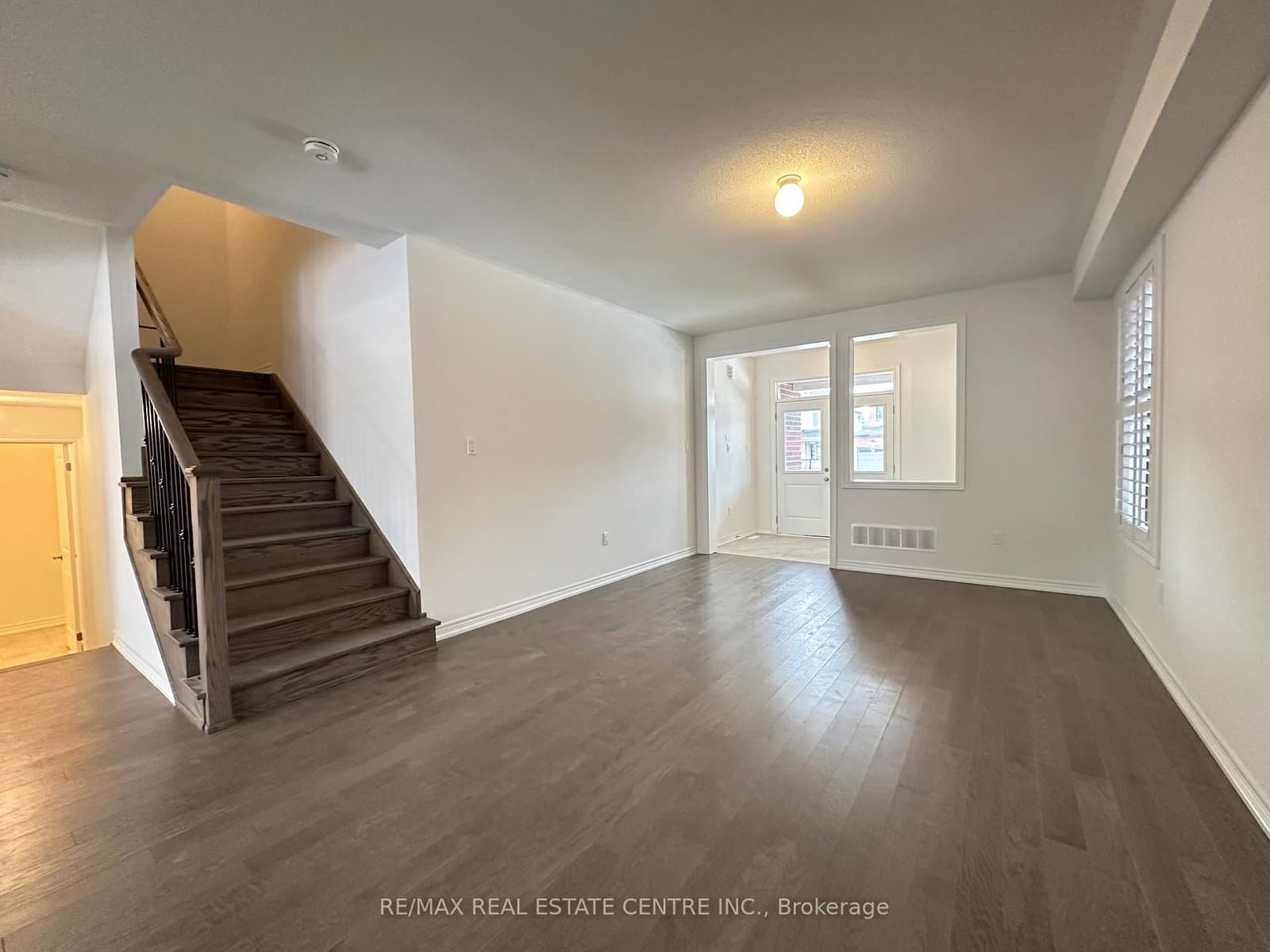 70 Wakefield Boulevard - Image 4