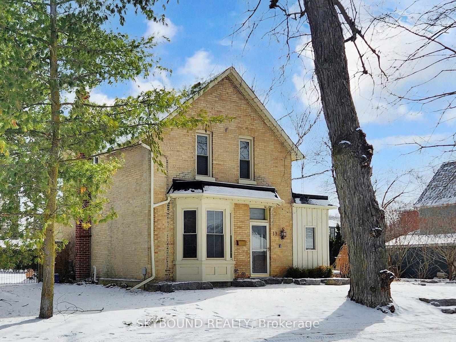19 Spruce Street - Image 1