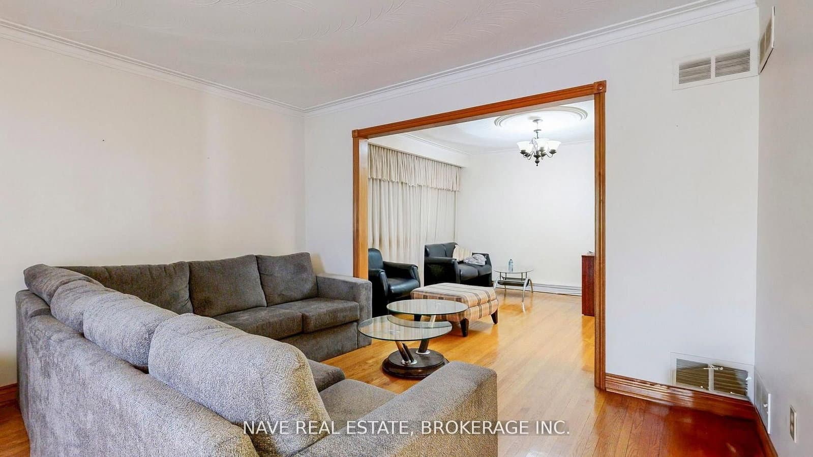 9747 Bathurst Street - Image 6