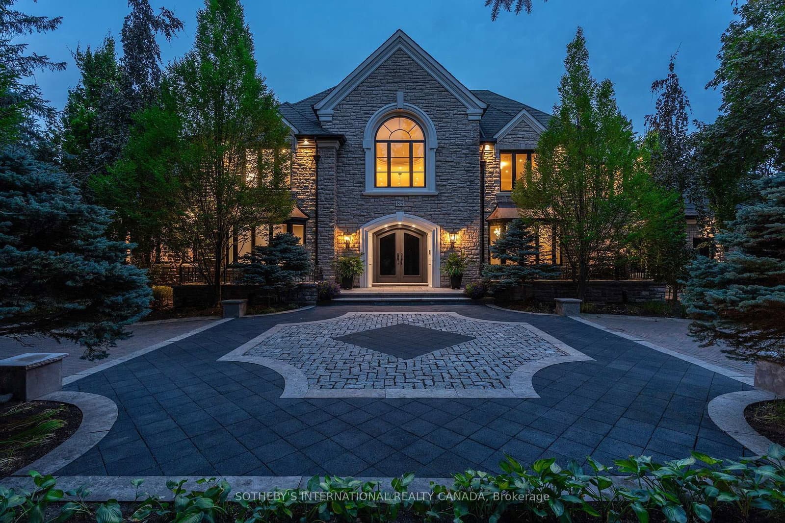 85 Cowan Drive - Image 2