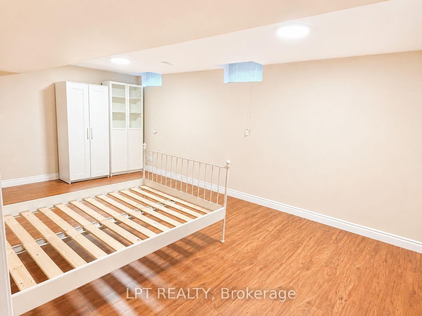 14 Hazelton Avenue, Unit Basement - Image 2
