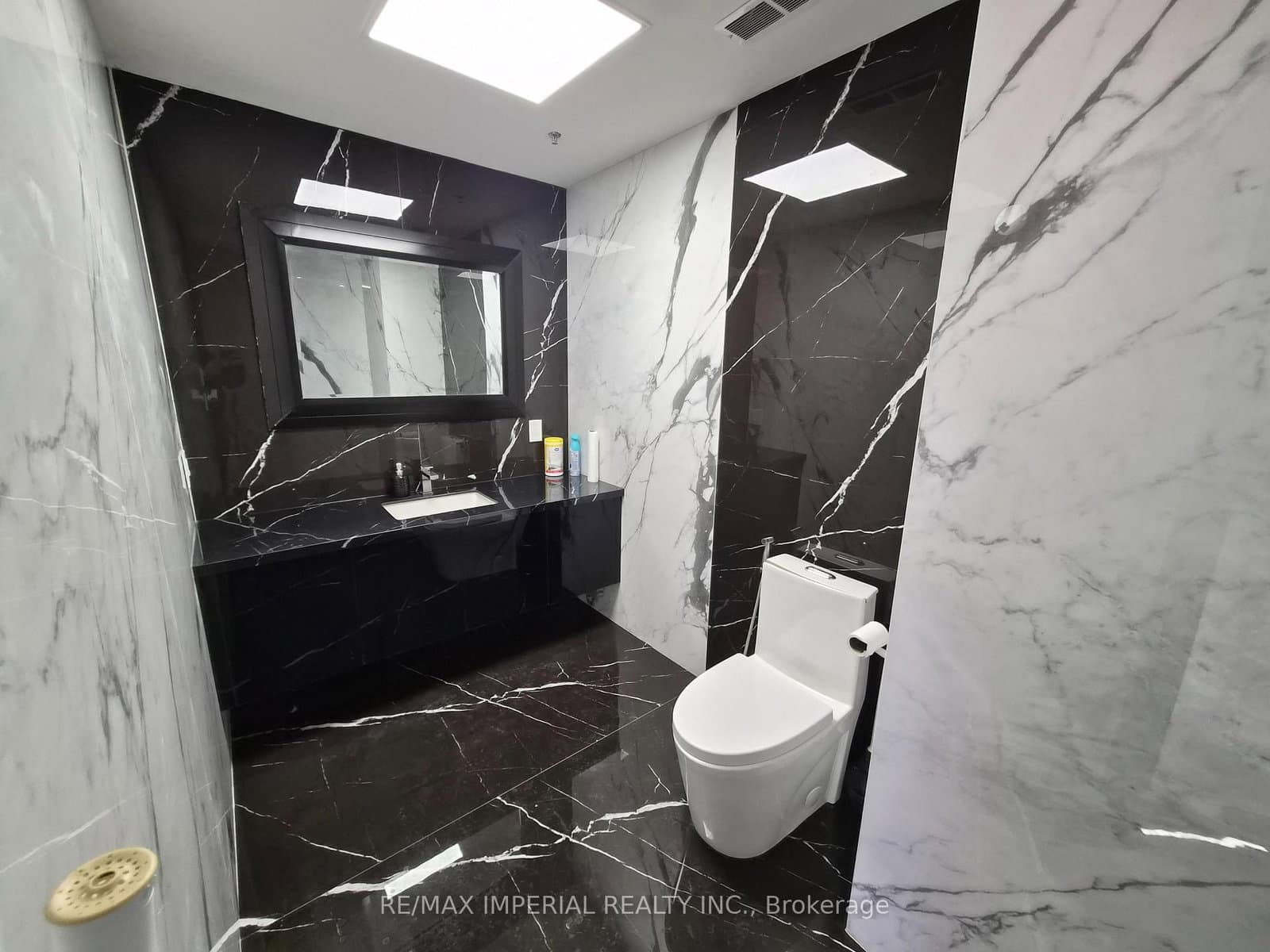 10376 Yonge Street - Image 5