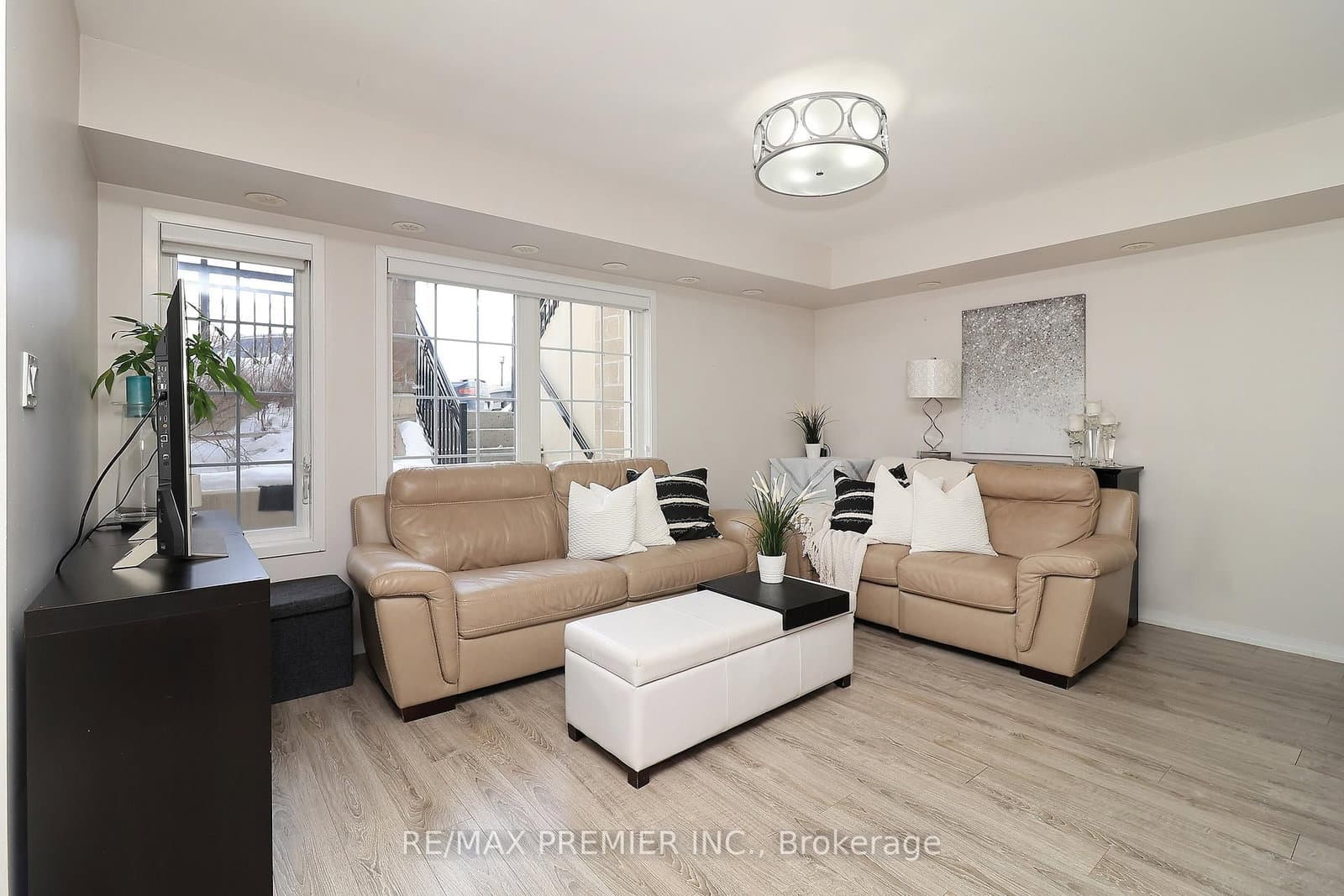 26 Bruce Street, Unit C14 - Image 4