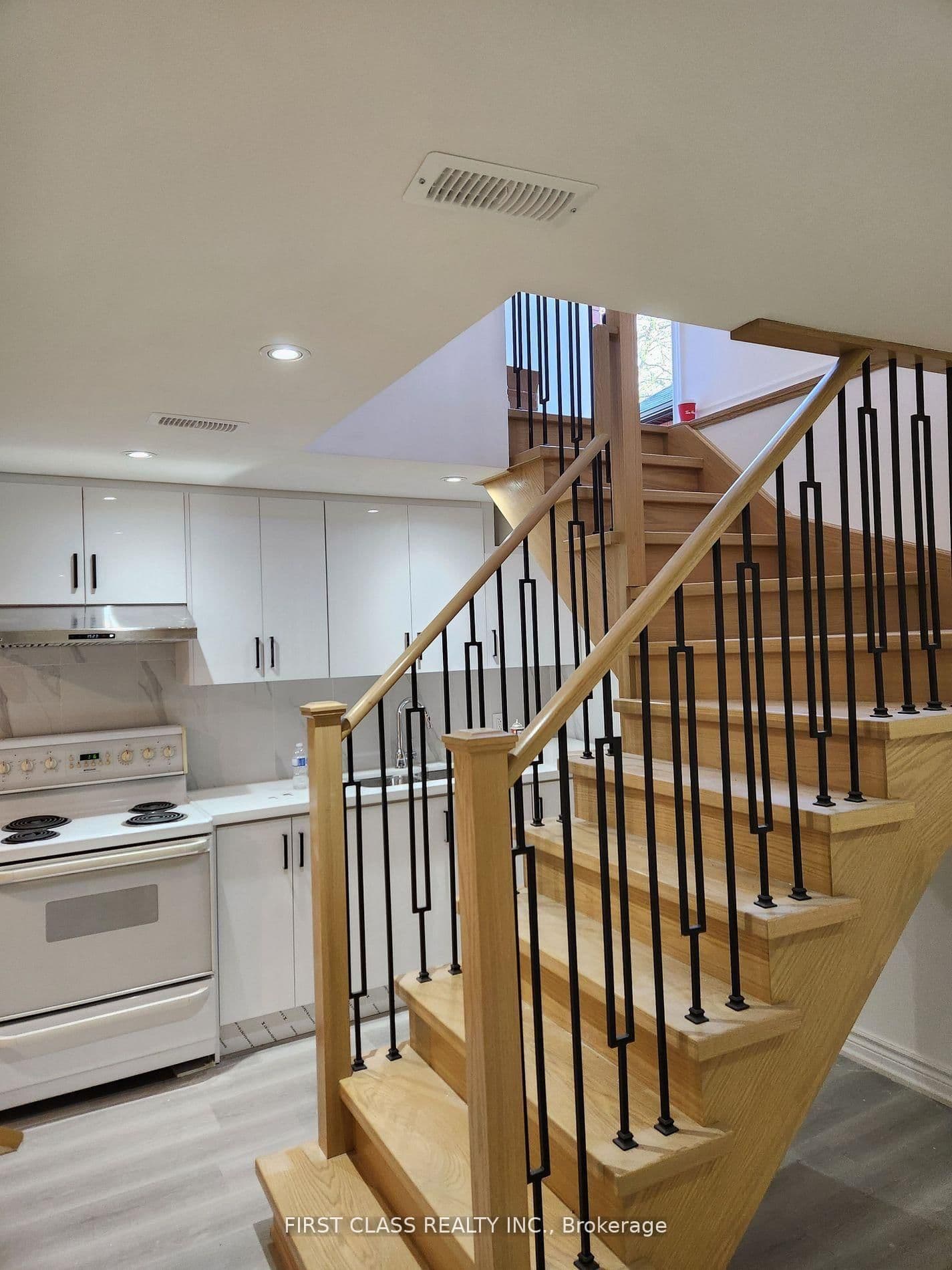 36 Soho Crescent, Unit Basement - Image 2