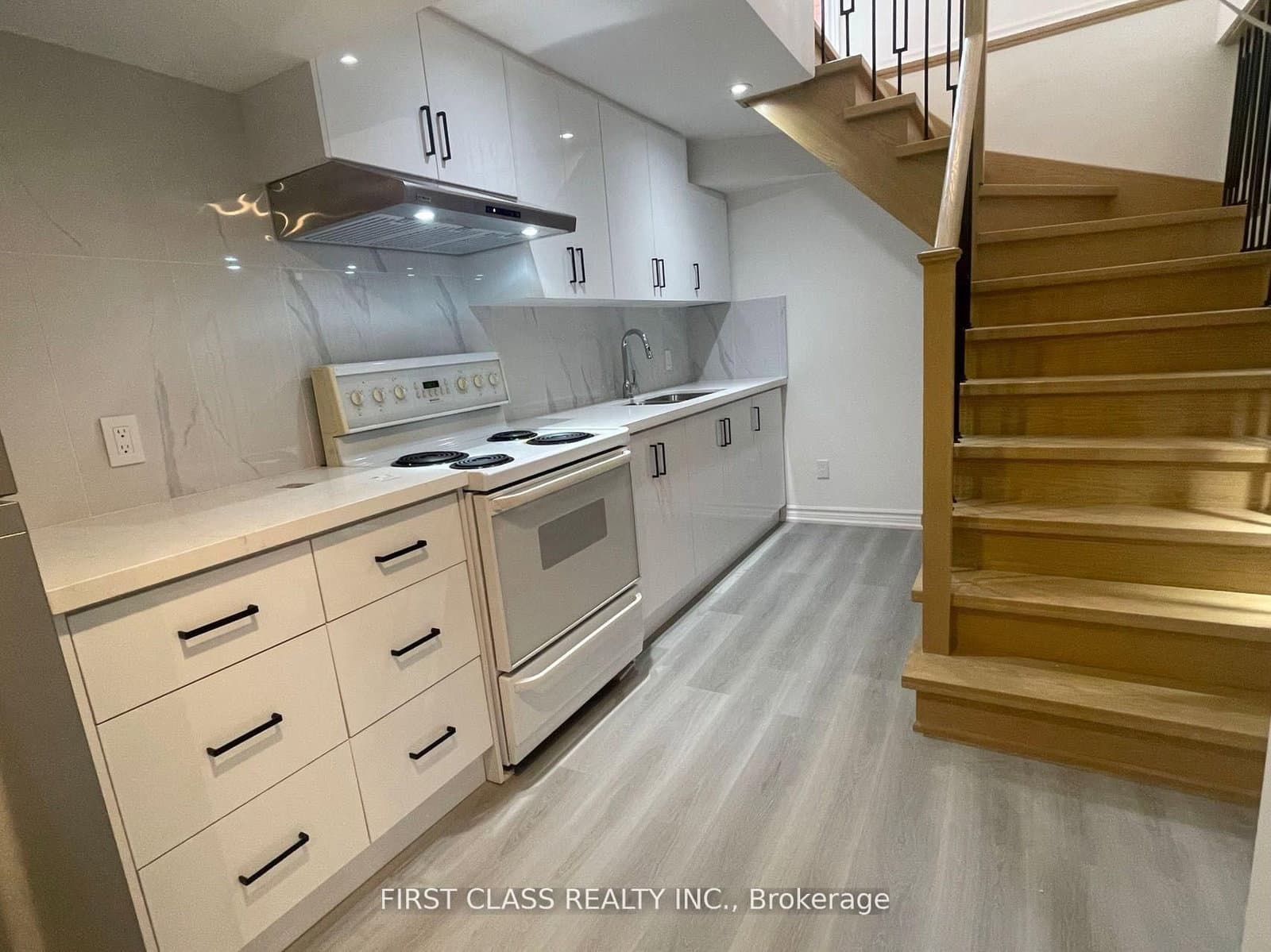 36 Soho Crescent, Unit Basement - Image 4