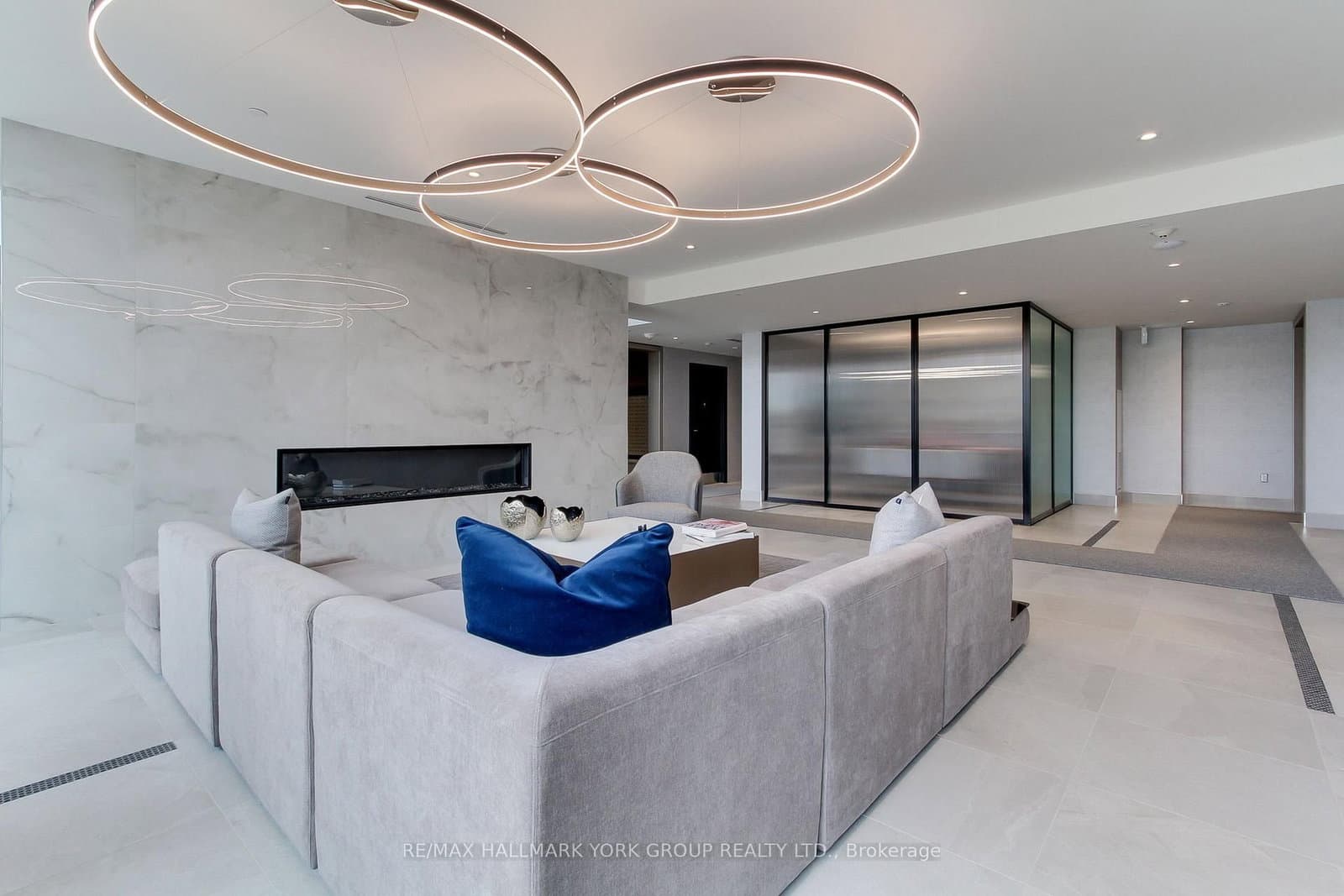 185 Deerfield Road, Unit 419 - Image 4