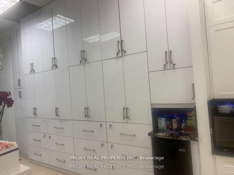 7163 Yonge Street, Unit 119 - Image 2