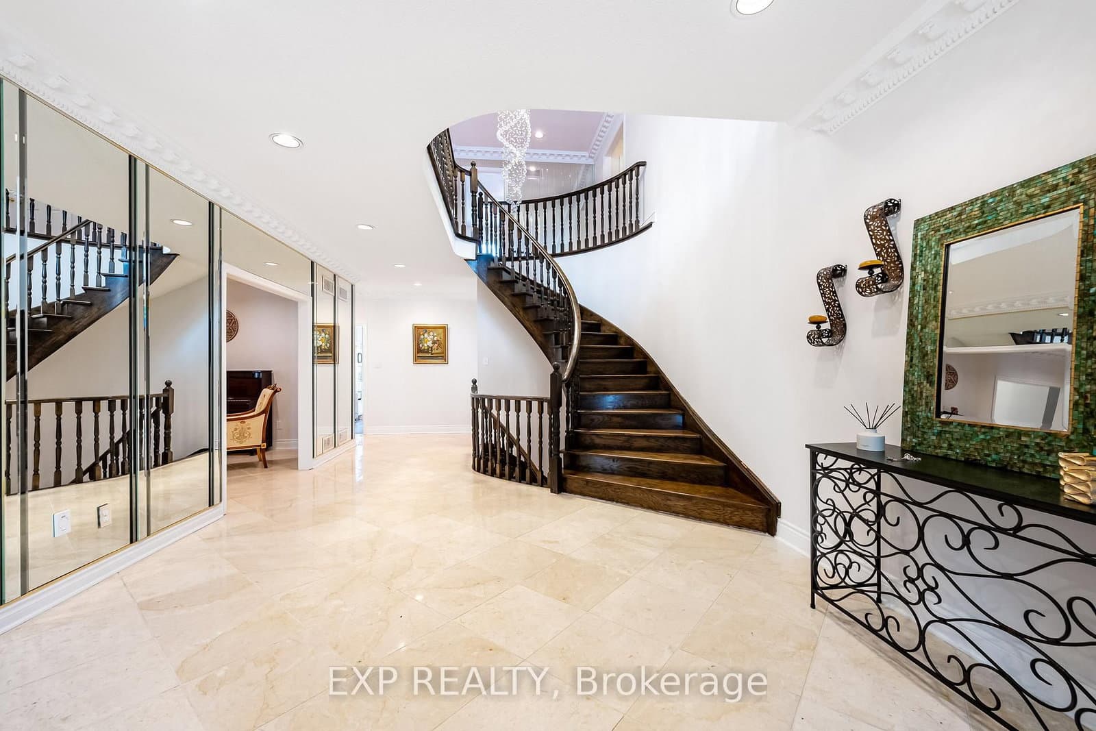 29 Northgate Crescent - Image 3