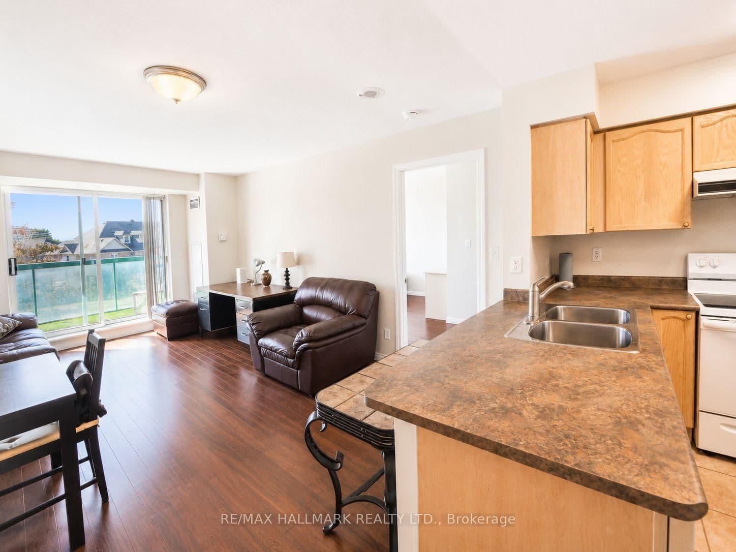 3 Ellesmere Street, Unit 215 - Image 2