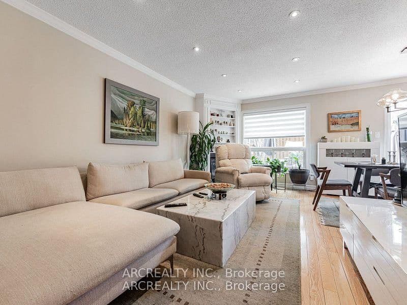 49 White Boulevard - Image 2