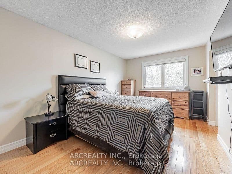 49 White Boulevard - Image 6