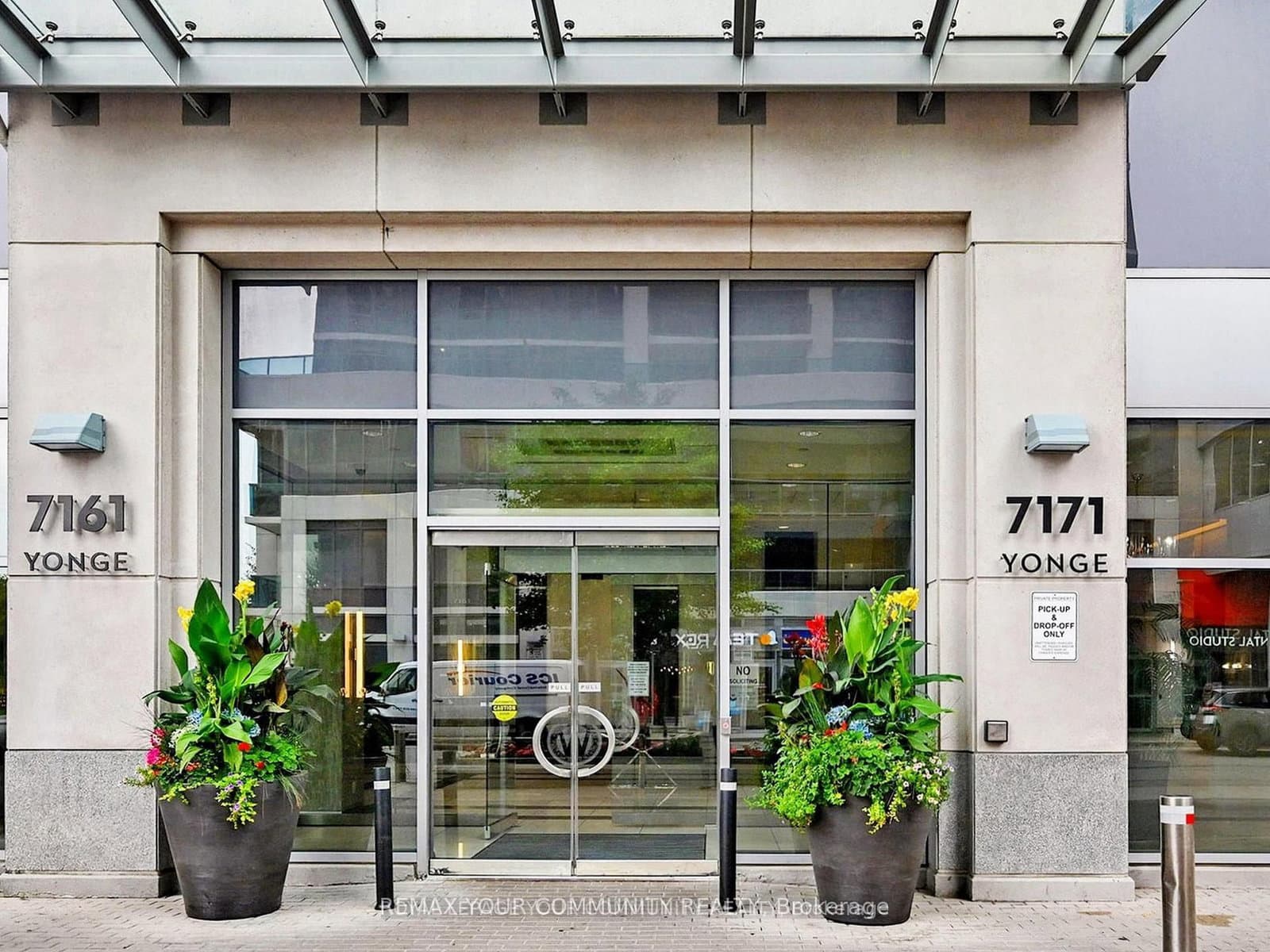 7161 Yonge Street, Unit 522 - Image 2