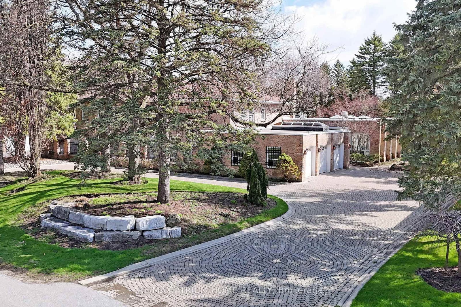 19 Limcombe Drive - Image 2