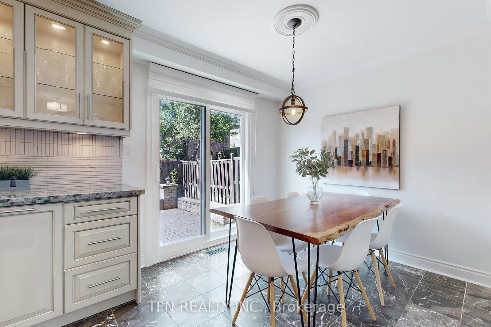 24 Lucerne Drive - Image 4