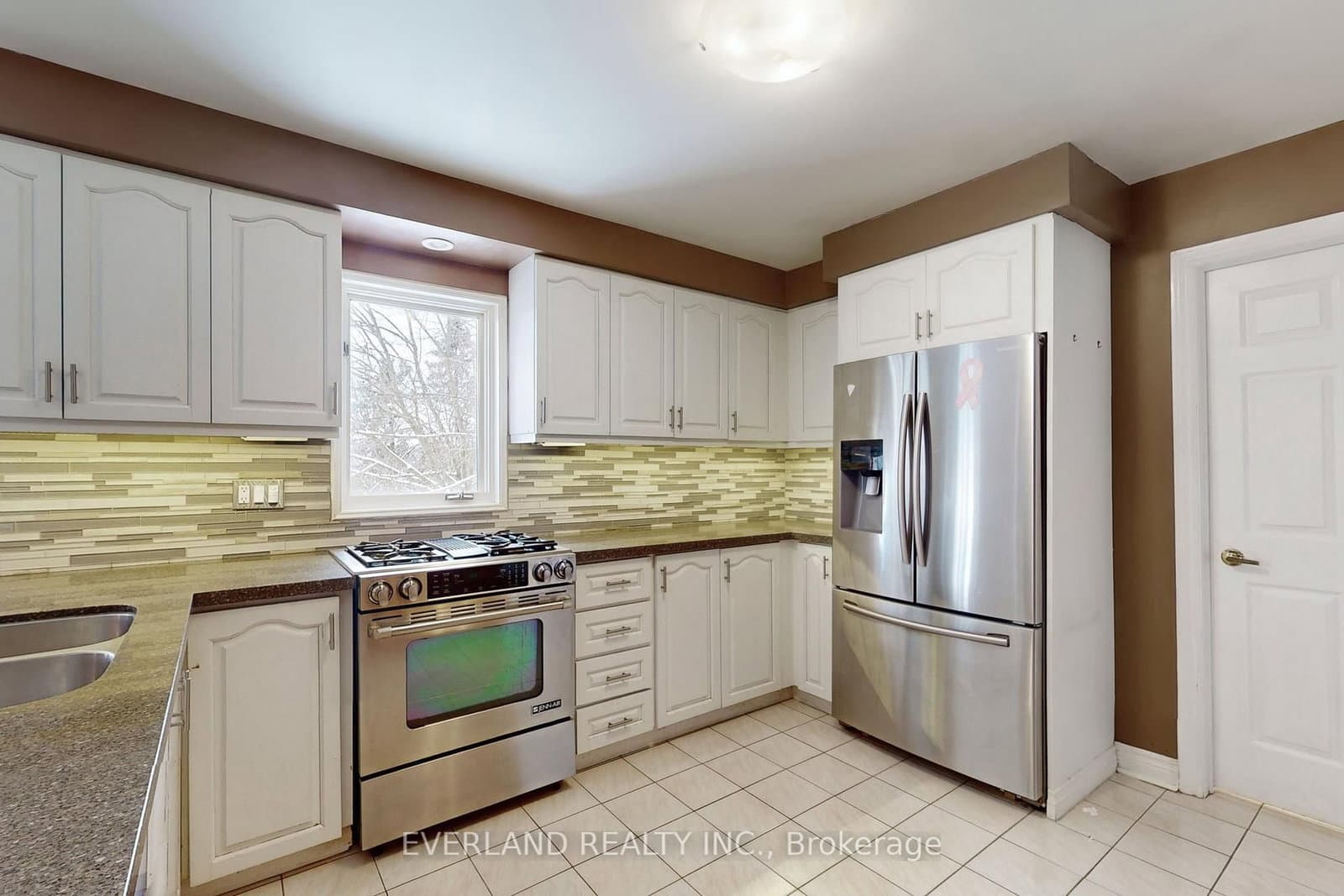 173 Thompson Drive - Image 5
