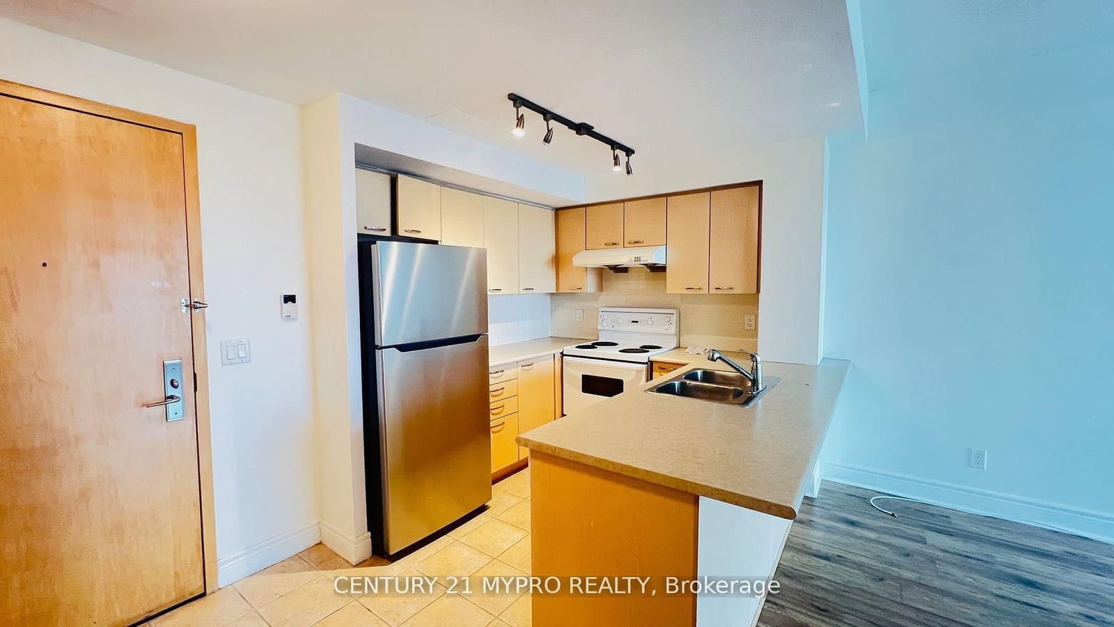 48 Suncrest Boulevard, Unit 1022 - Image 4