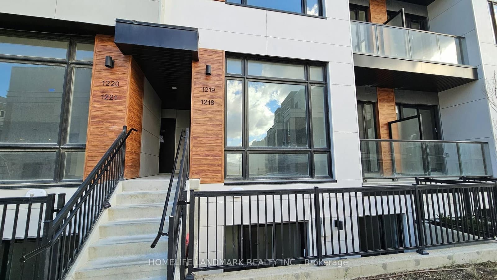 8 David Eyer Road, Unit 1218 - Image 1