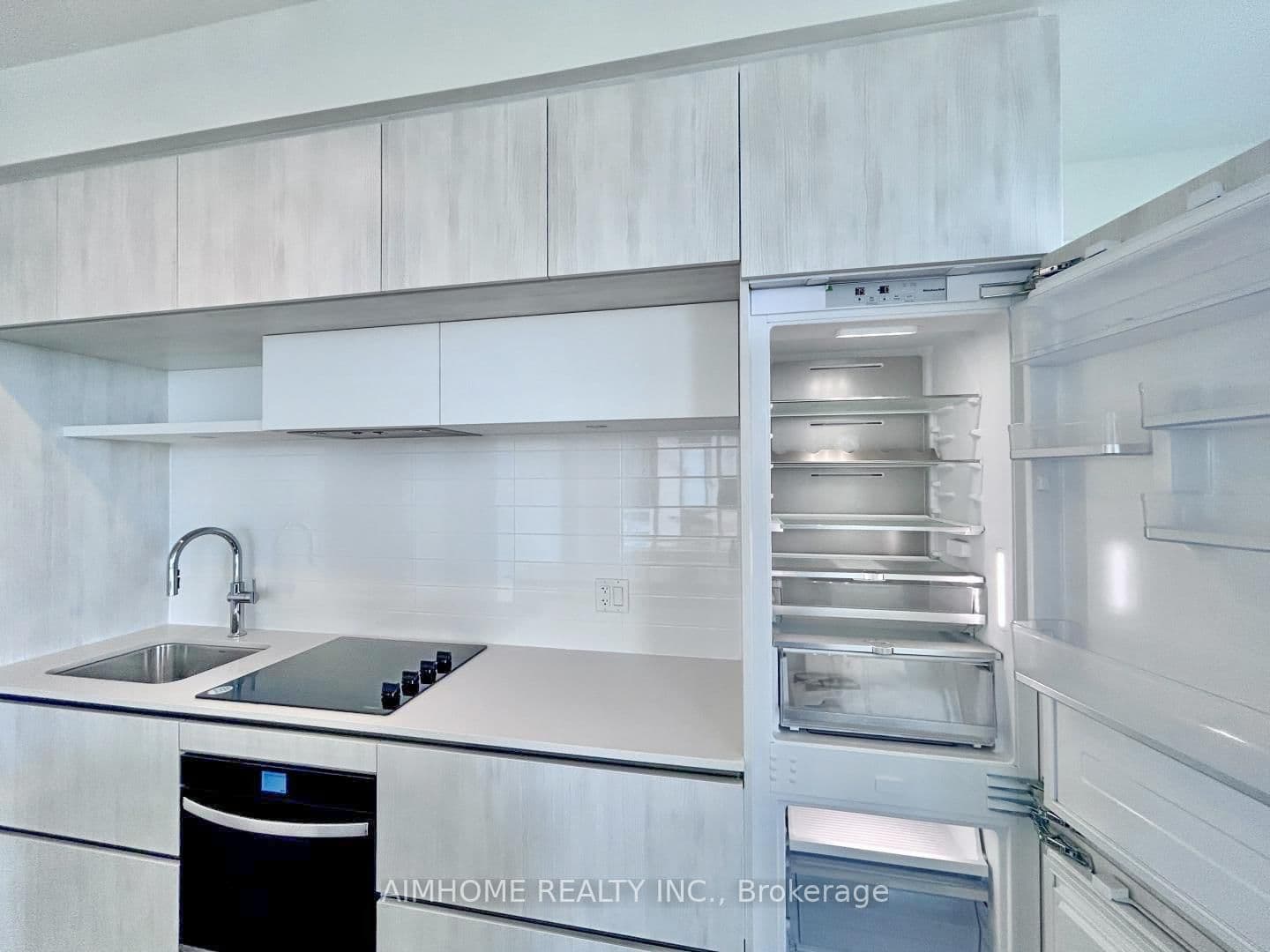 2 David Eyer Road E, Unit 829 - Image 4
