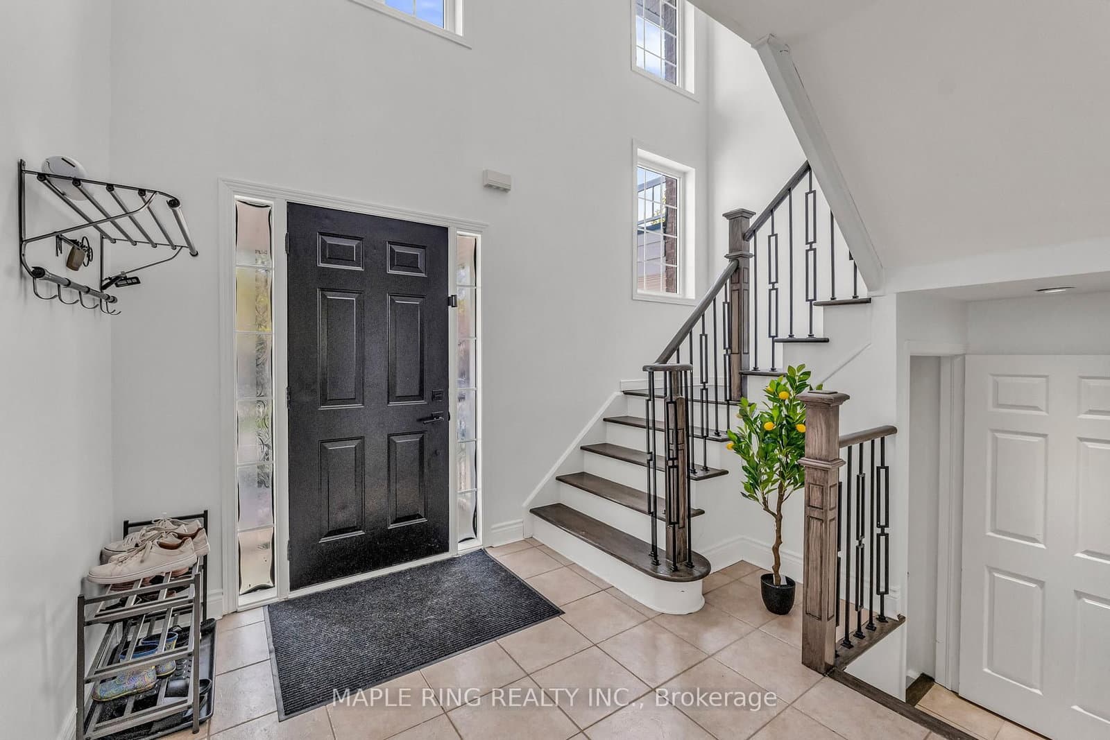 36 Laurelhurst Crescent - Image 2