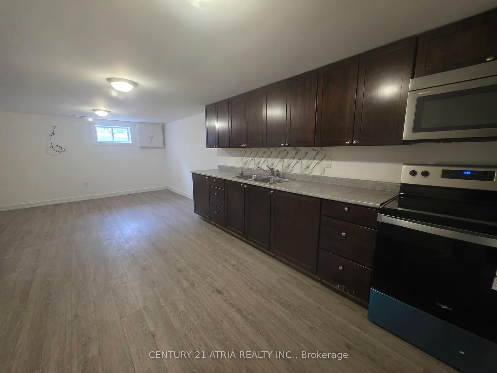 19 Meadowview Avenue, Unit Lower - Image 2