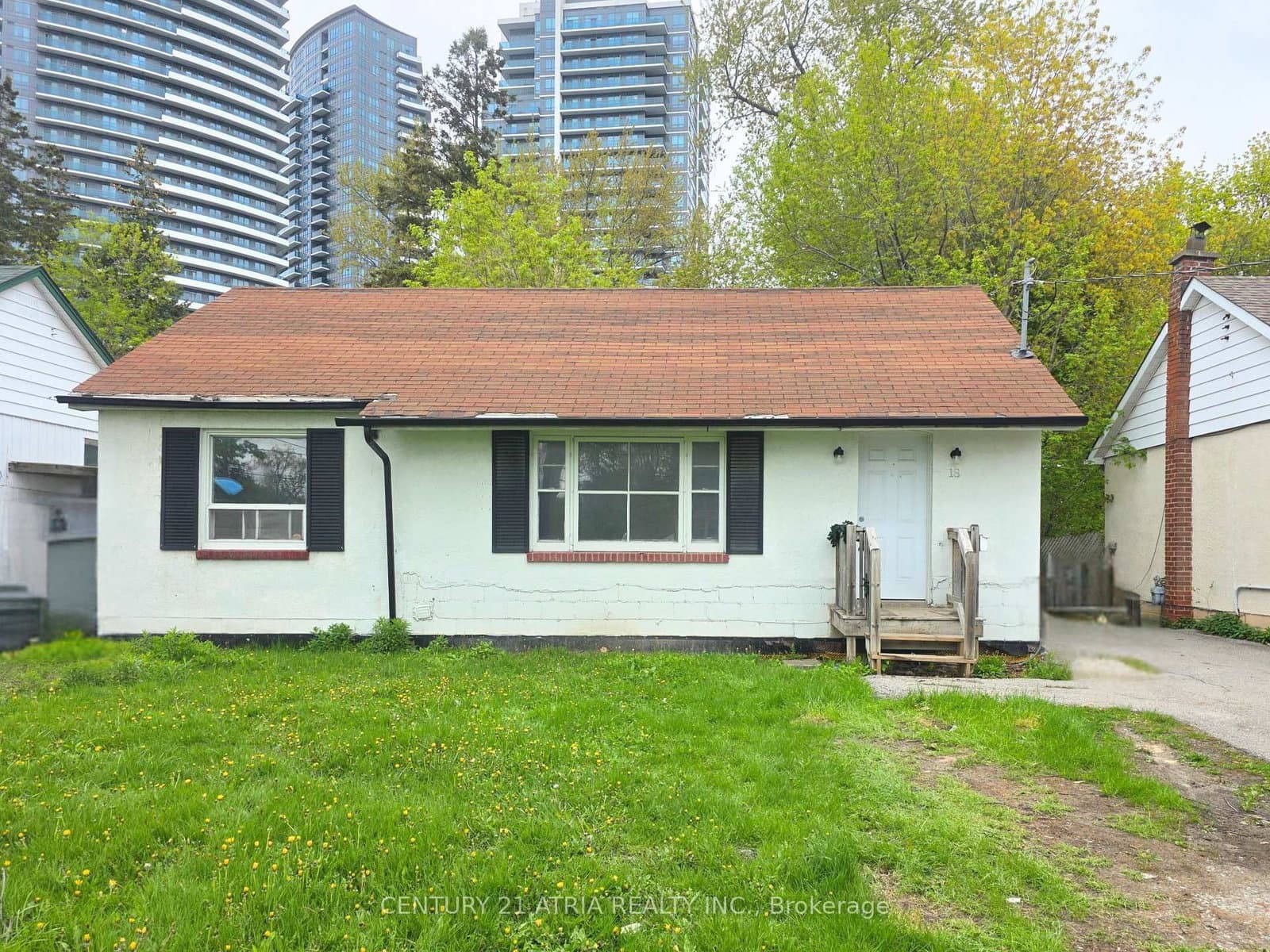 18 Grandview Avenue, Unit Main - Image 1