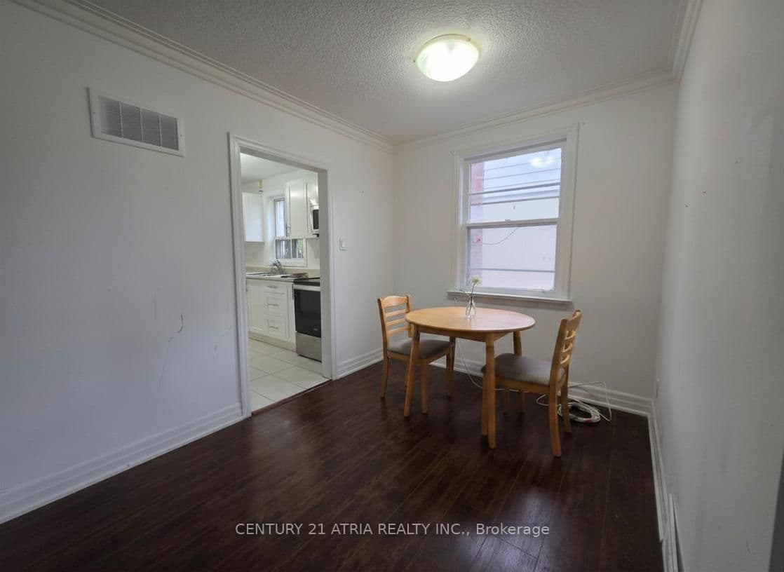 18 Grandview Avenue, Unit Main - Image 4