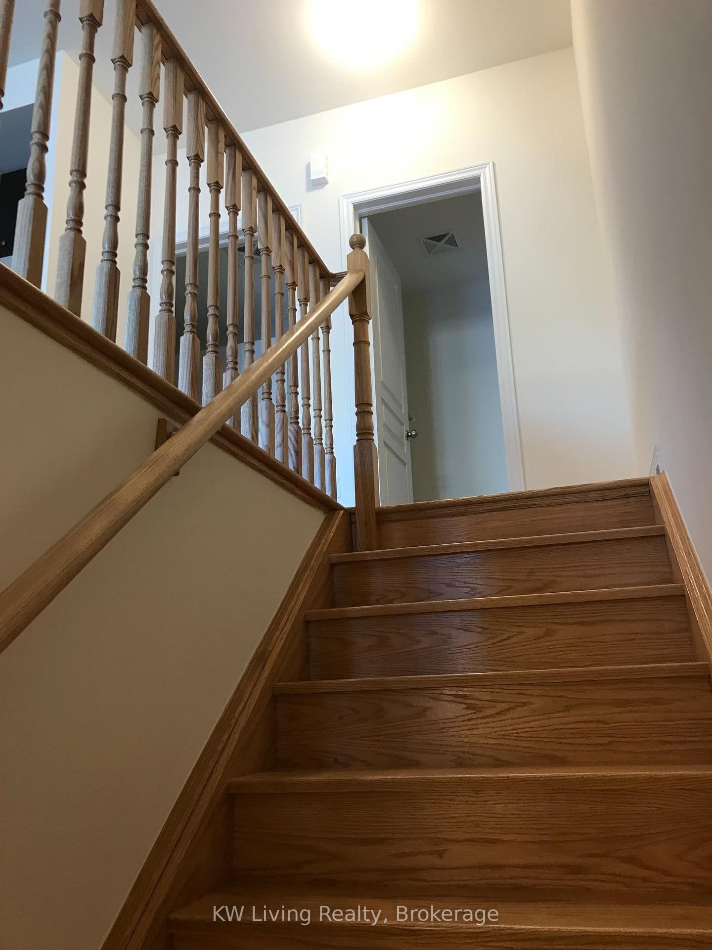 8 Nipigon Avenue - Image 5