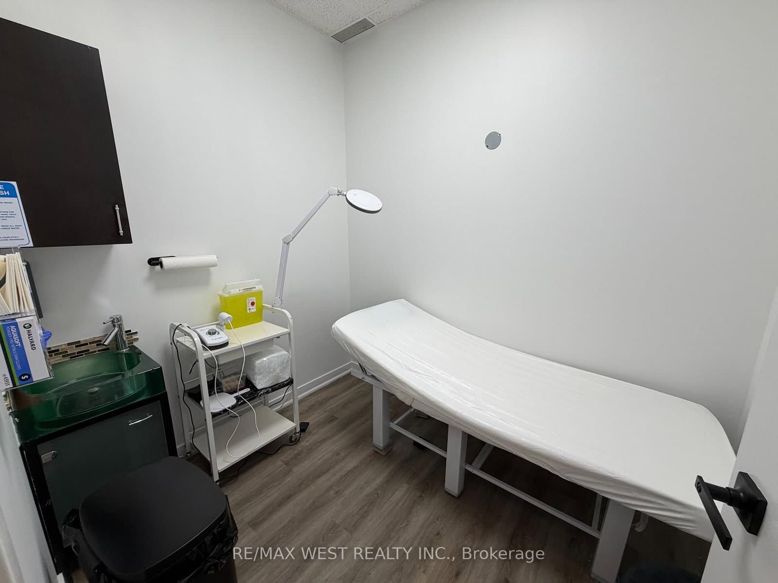 1390 Major Mackenzie Drive E, Unit A4 Rm#1 - Image 2