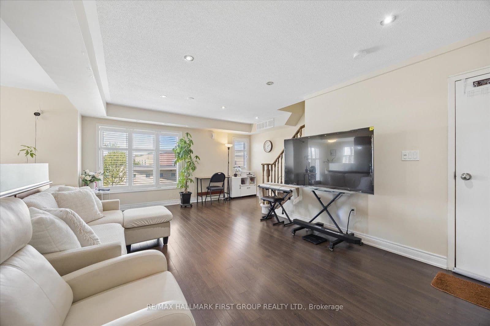 2067 Bur Oak Avenue, Unit 3 - Image 4