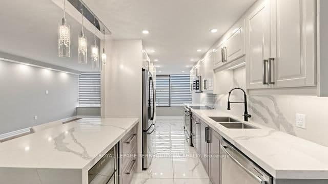 7440 Bathurst Street, Unit 512 - Image 2