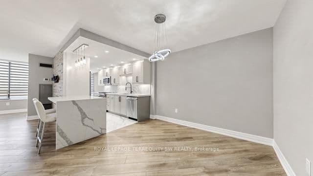 7440 Bathurst Street, Unit 512 - Image 6