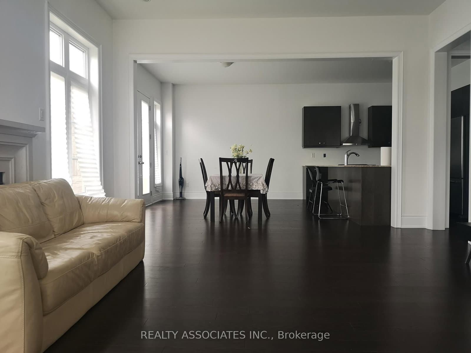 241 Stormont Trail - Image 4