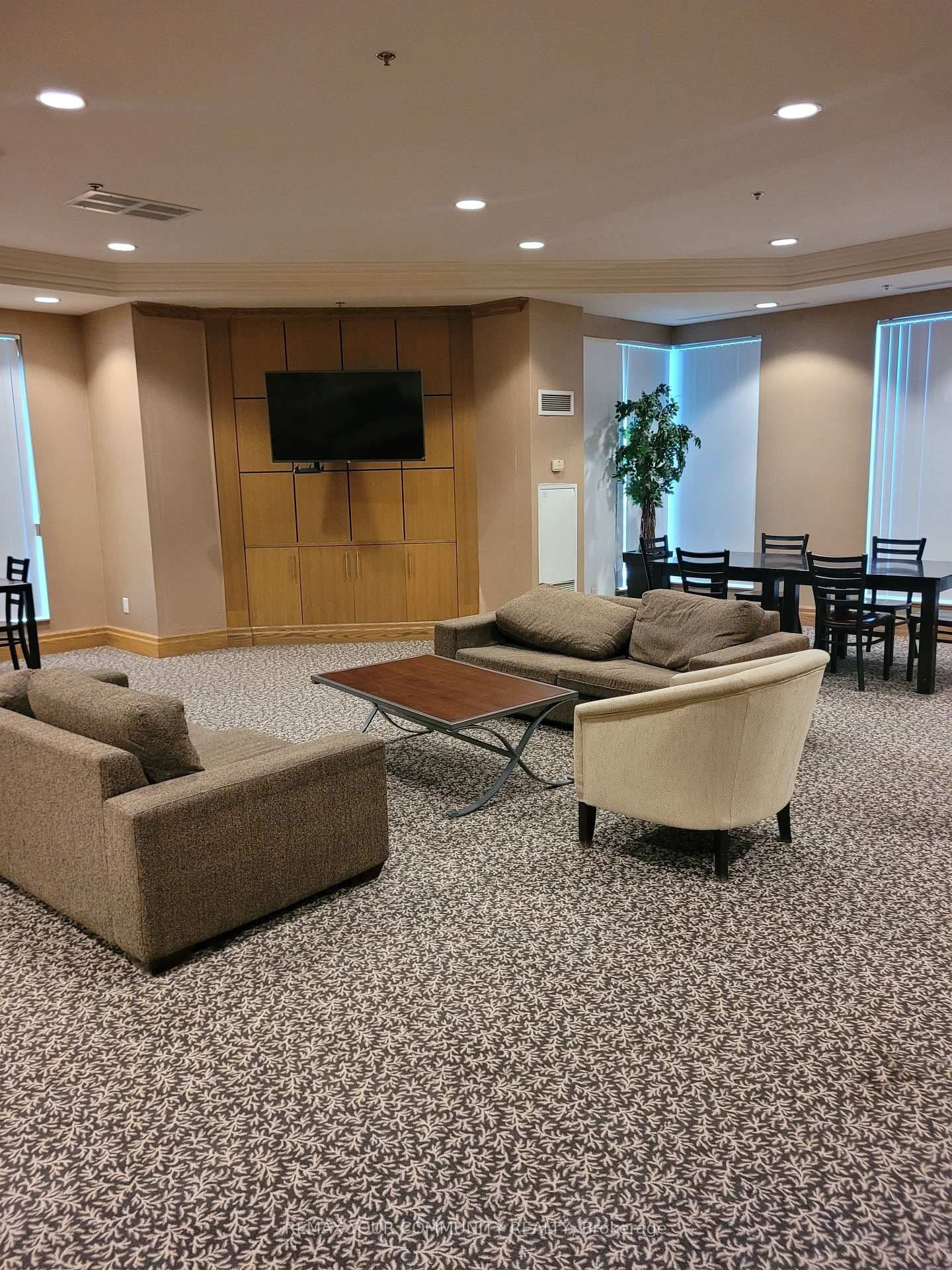 185 Oneida Crescent, Unit 616 - Image 3