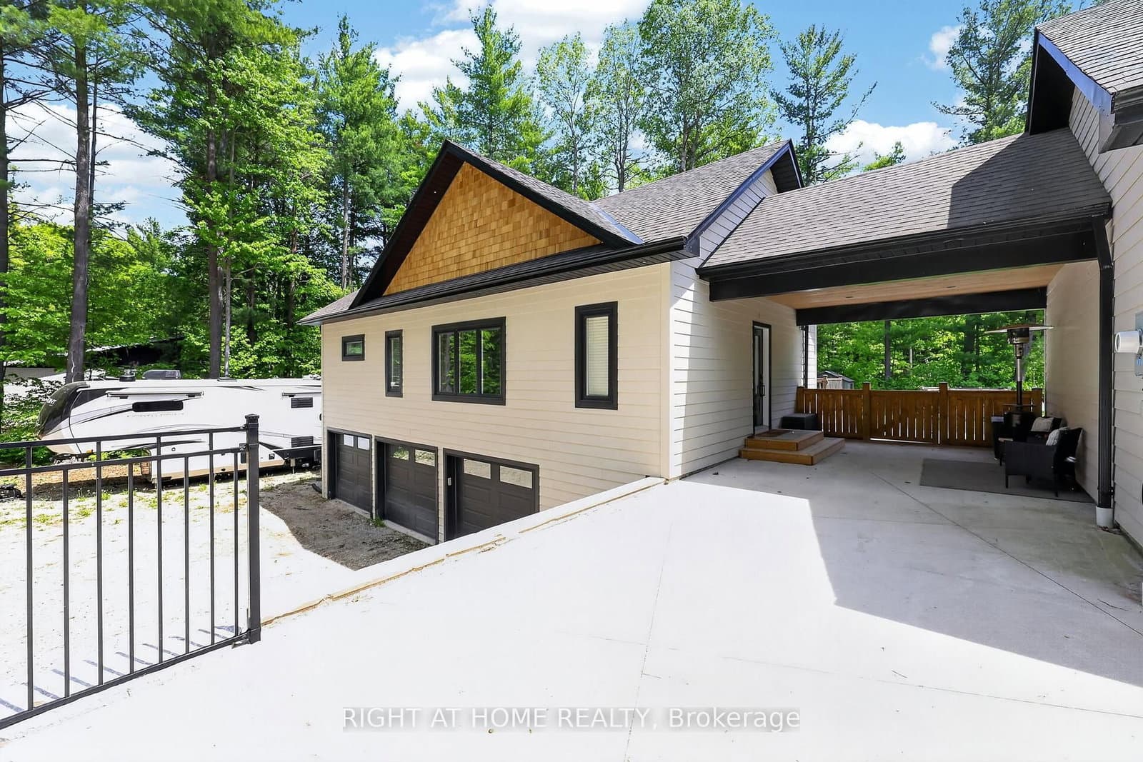 16 Woodland Heights Drive - Image 5