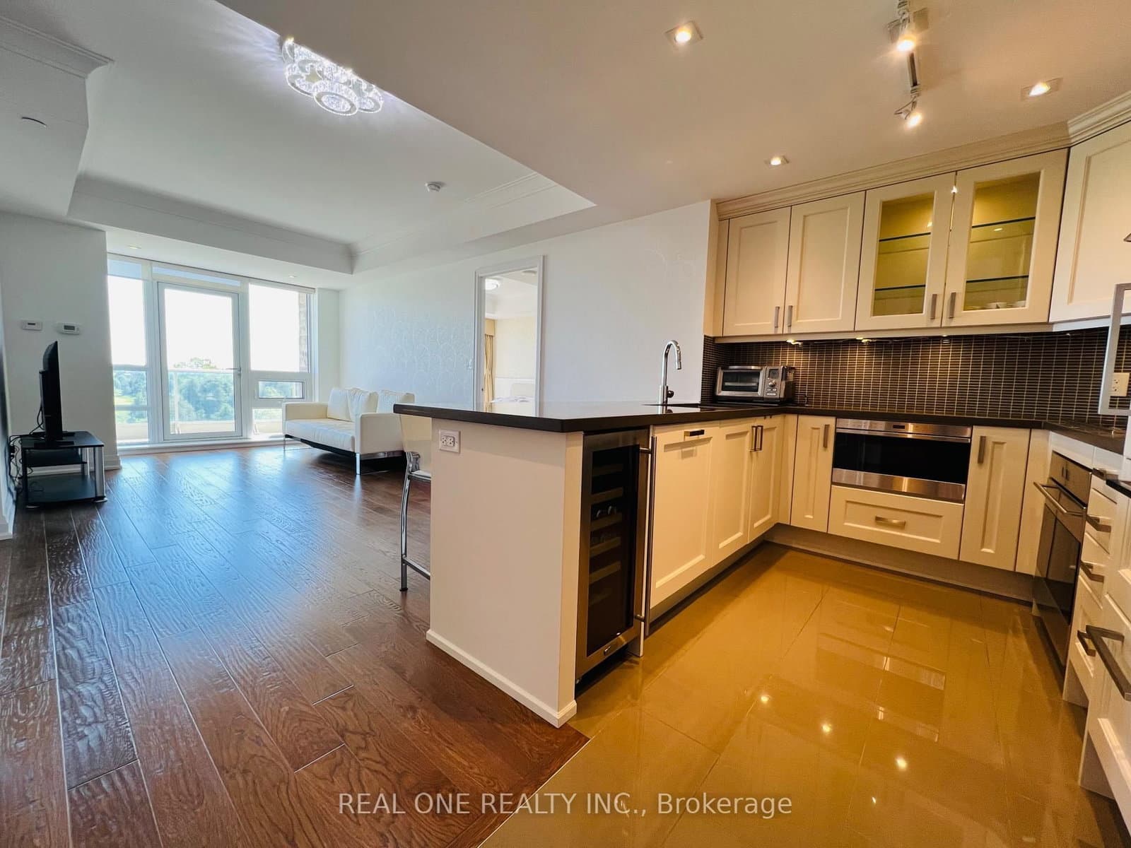 15 Stollery Pond Crescent, Unit 612 - Image 5