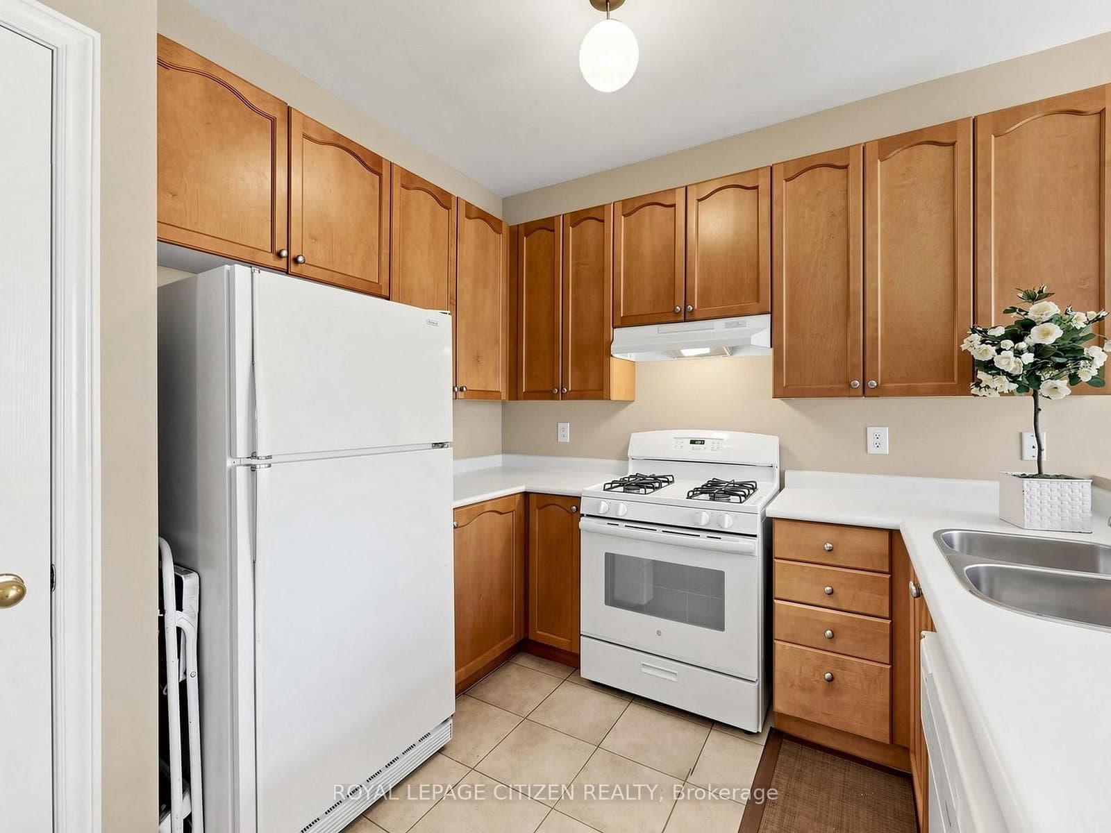 23 Planter Crescent, Unit Upper - Image 6