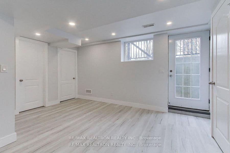 31 Goodman Crescent, Unit Bsmnt B - Image 5
