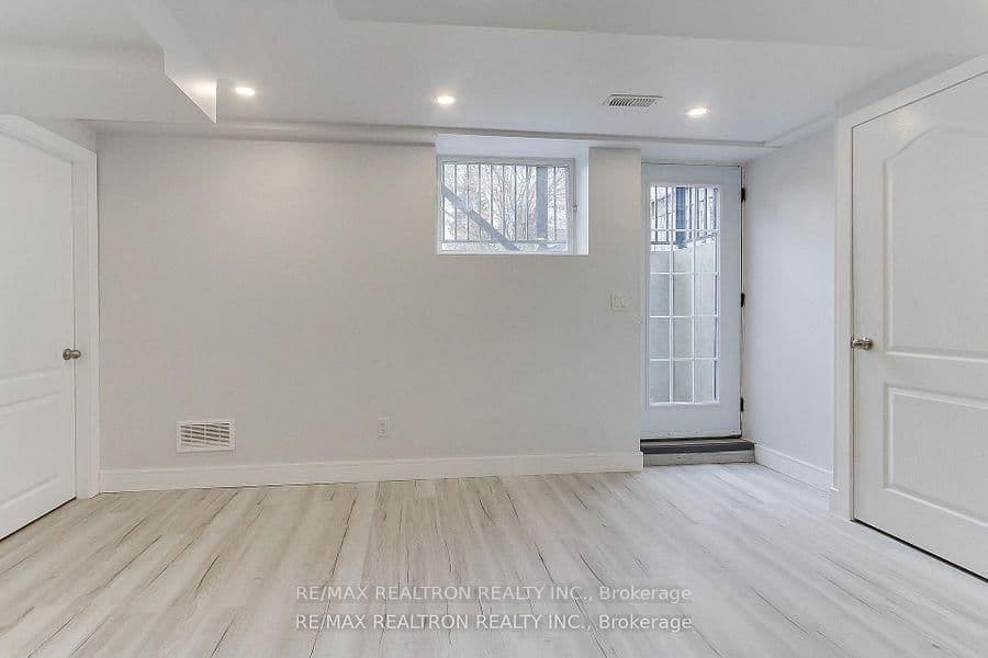 31 Goodman Crescent, Unit Bsmnt B - Image 6